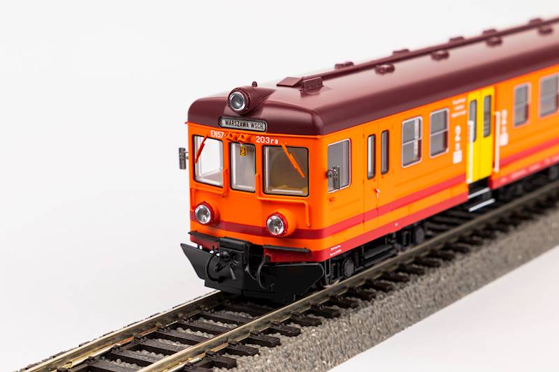 Elektr.zespół trakcyjny EN57 PKP V H0 PIKO 51462