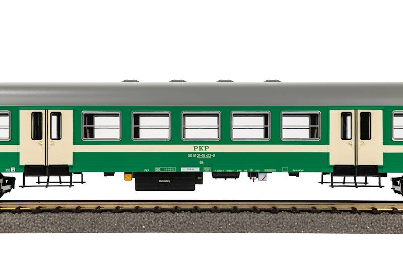 Wagon osobowy 120A  kl.2 PKP ep. V H0 PIKO 96664