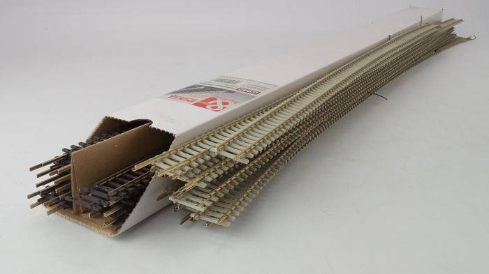 Tor flex G940 H0 PIKO 55150 na betonie