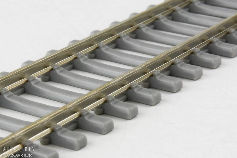 Tor flex G940 H0 PIKO 55150 na betonie