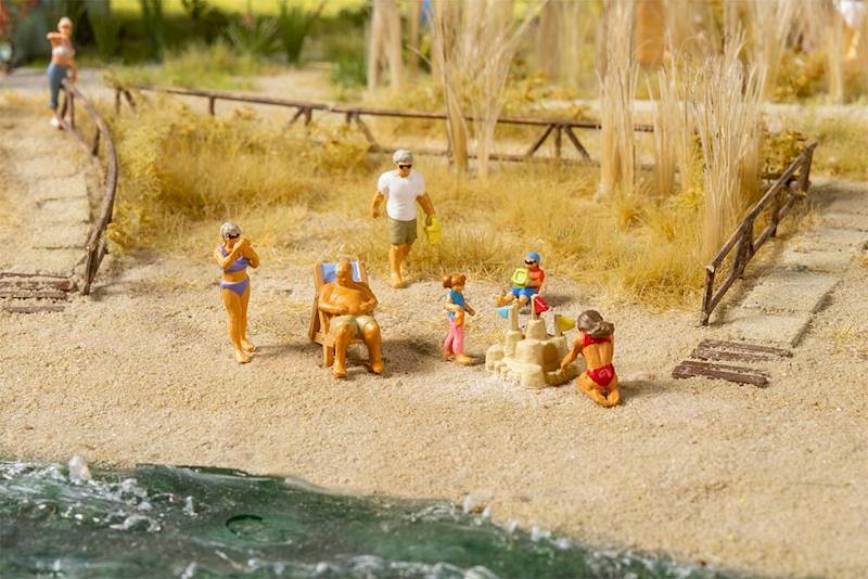 151734  Dzień na plaży Faller H0