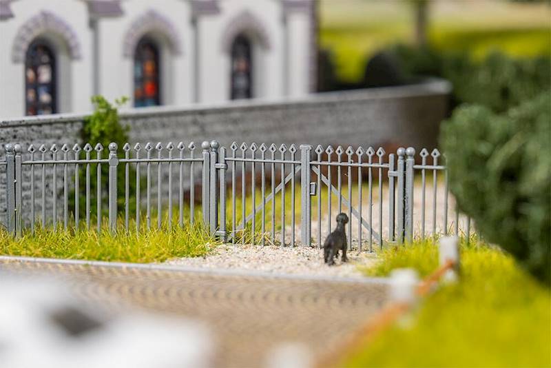 180004 Ogrodzenie metalowe Faller H0