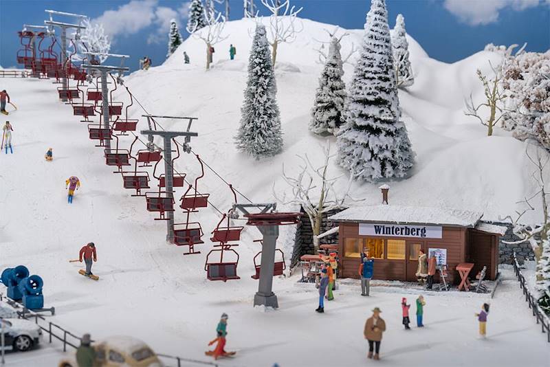 134004 Wyciąg krzesełkowy H0 Faller 