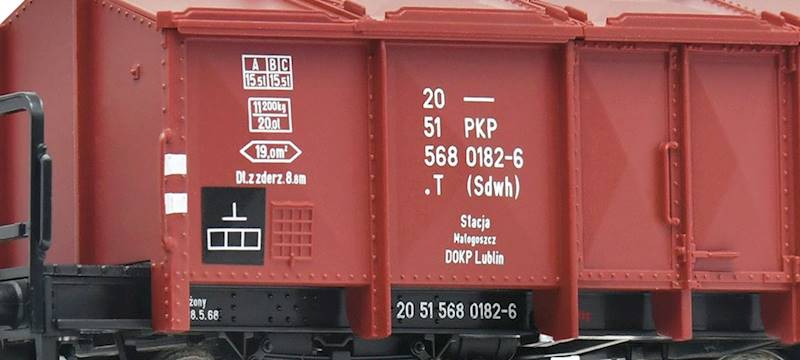 Wagon tow. z uchylnymi klapami PKP H0 Roco 6600175