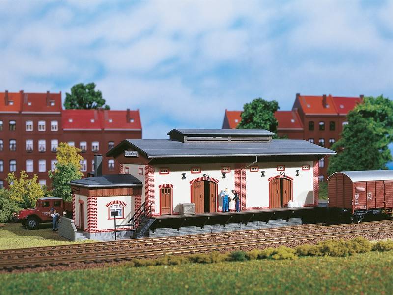 Auhagen 11399 – Magazyn kolejowy Skala H0 