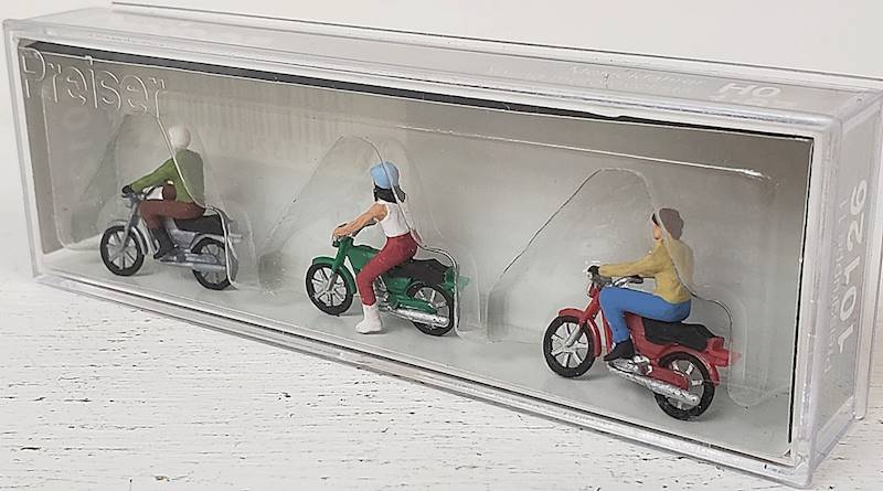 10126 Preiser Motocykliści H0