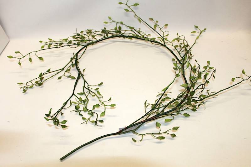 GIRLANDA Z DROBNYMI LISTKAMI 145 CM