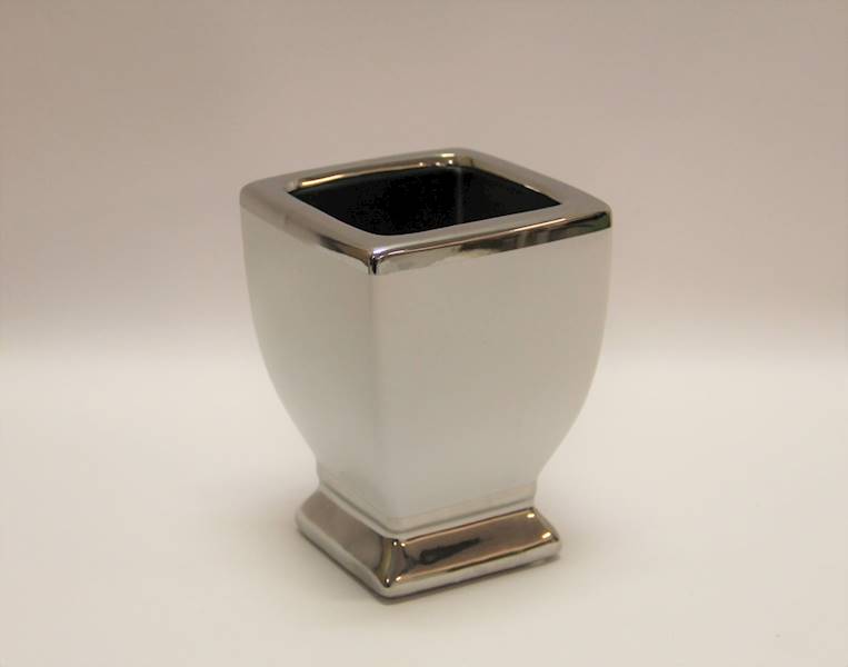 PUCHAREK WHITE & SILVER