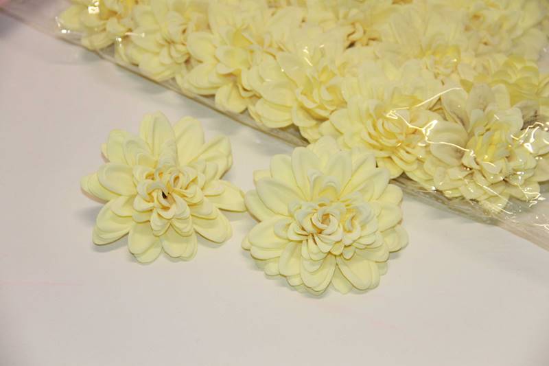 DALIA WYROBOWA  • ': YELLOW.