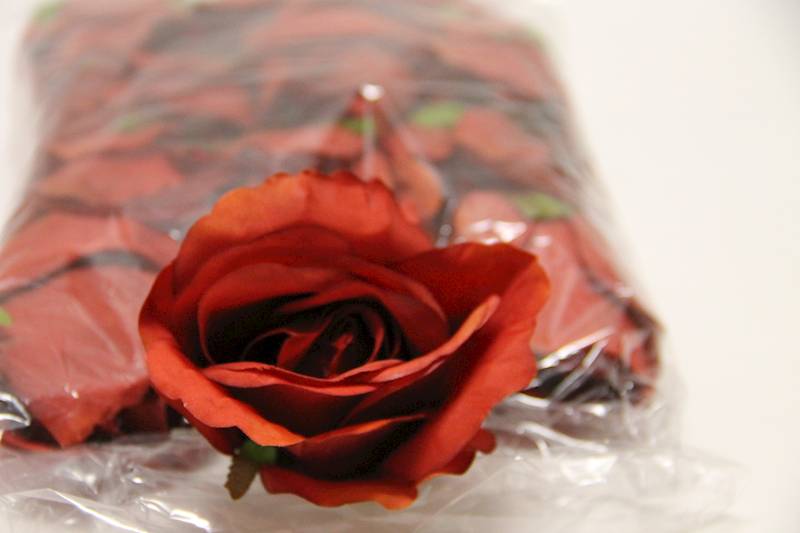 RÓŻA GŁÓWKA 8 CM RED