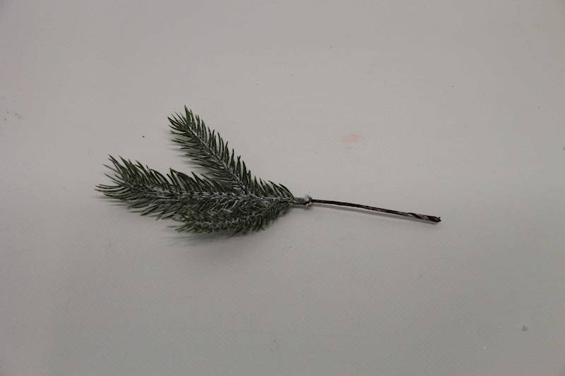 GAŁĄZKA ŚWIERKOWA PIK