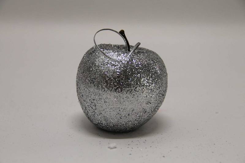 JABŁUSZKO Z ZAWIESZKĄ 6 SZT SILVER BROKACONE