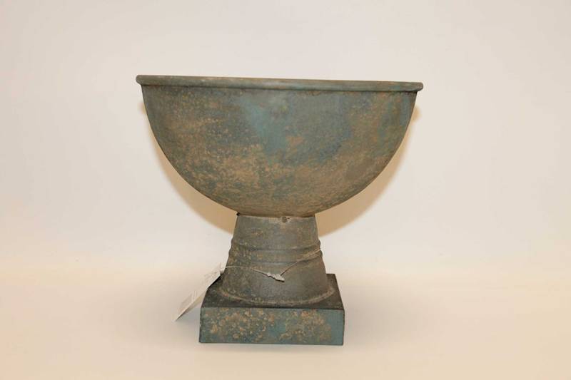 OSŁONKA KIELICH METALOWY TURKUSOWY PRZECIERANY D20,8X18,5 KWADRAT PODSTAWA