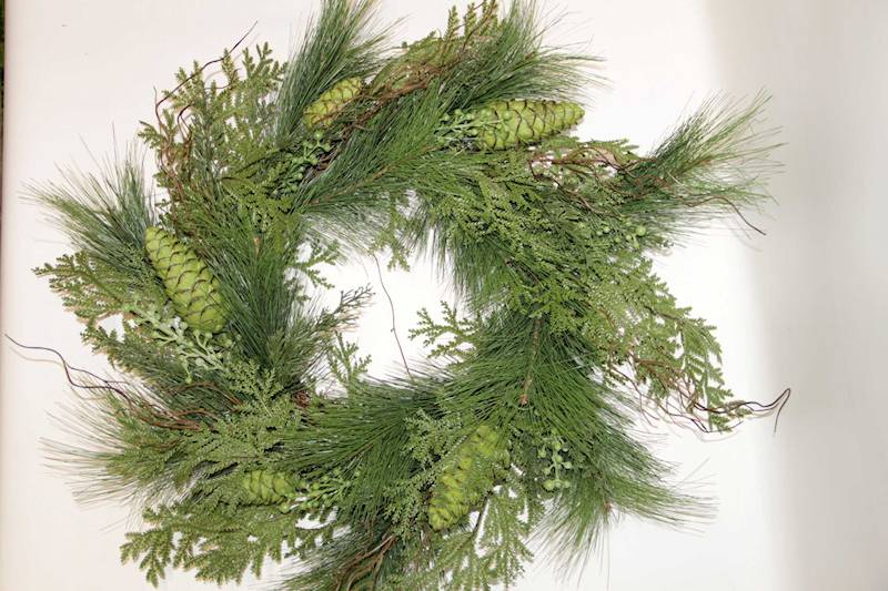 WIANEK ZIELONY GAŁĄZKI TUJI + ZIELONE SZYSZKI 68 CM