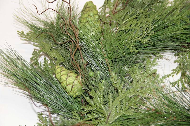 WIANEK ZIELONY GAŁĄZKI TUJI + ZIELONE SZYSZKI 68 CM