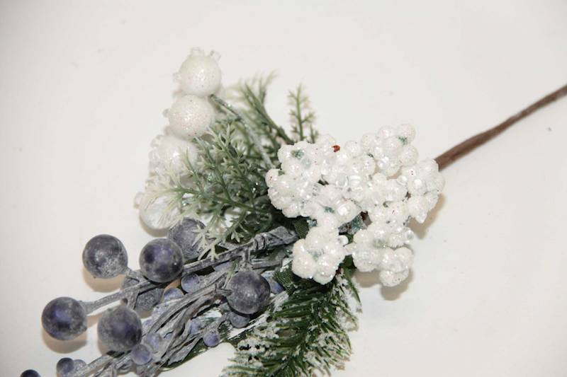 PIK/GAŁĄZKA ŚWIĄTECZNA Z KULKAMI BORÓWKI I BIAŁYMI