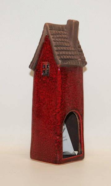 DOMEK ŚWIECZNIK CZERWONY Z BRĄZOWYM DACHEM S/3 6,3*5,8*18,7