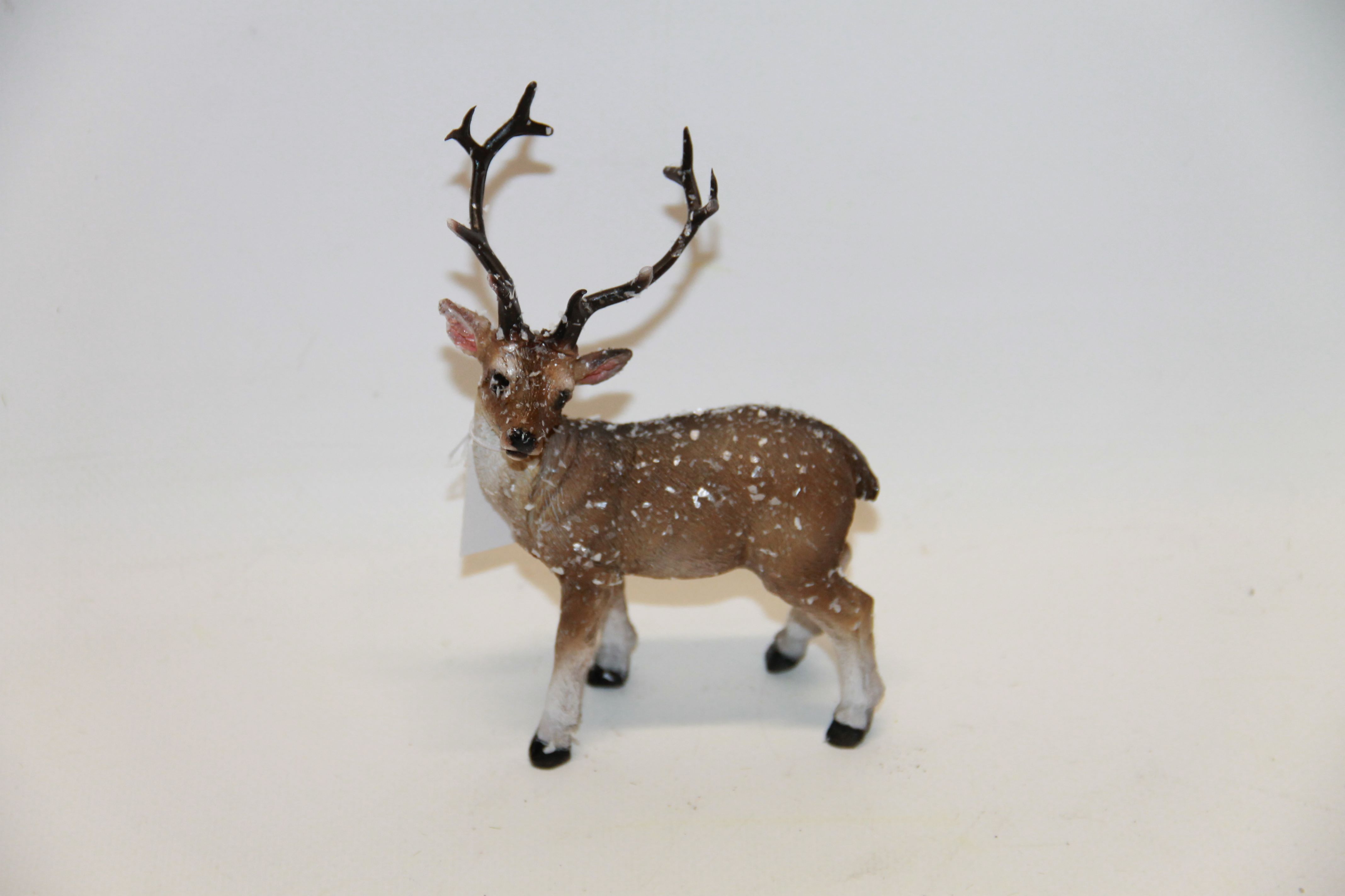 JELEŃ STOJĄCY NATURALNY OŚNIEŻONY  8,7X5,3X13,8