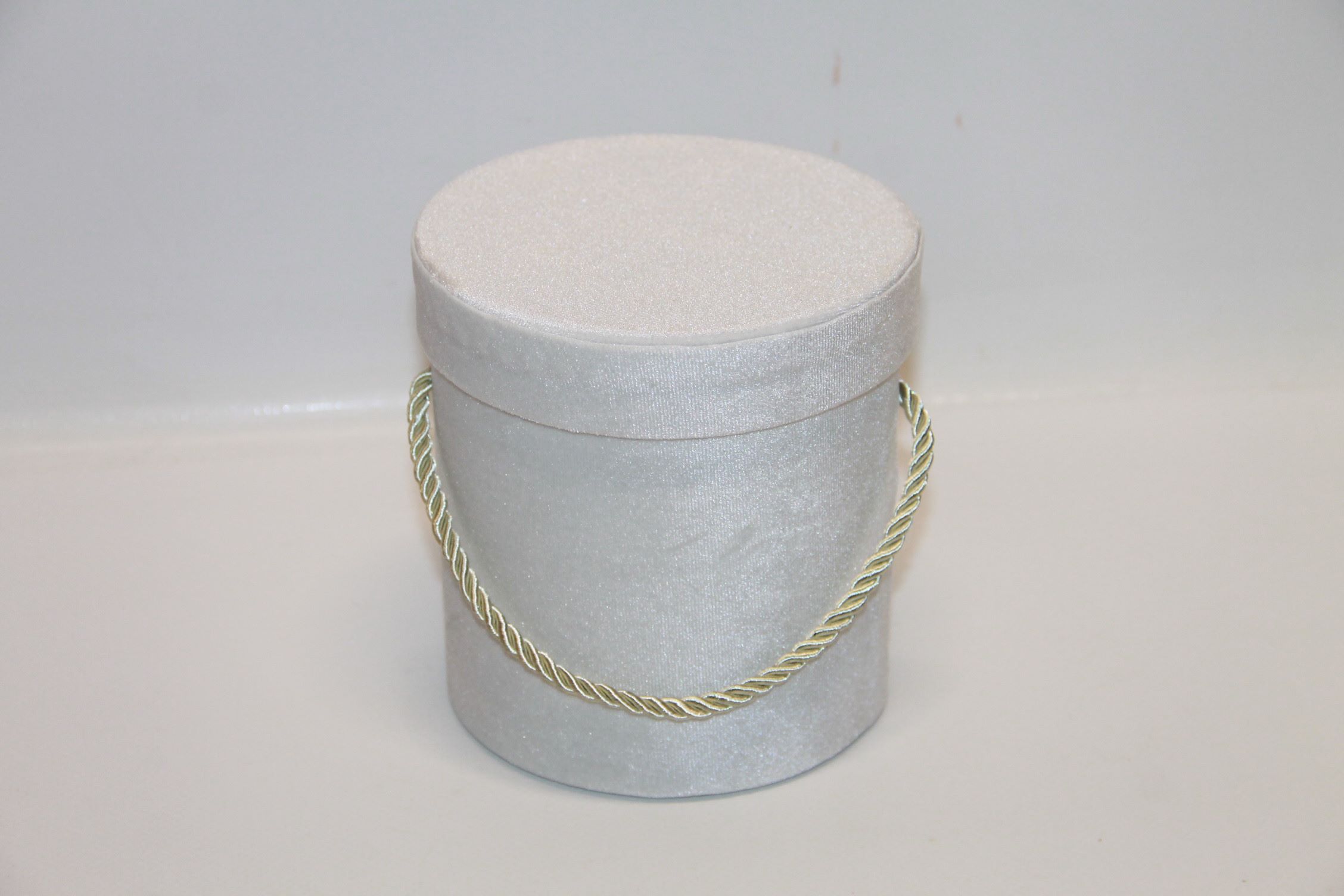 FLOWERBOX WELUR 12 • ,;: ECRU