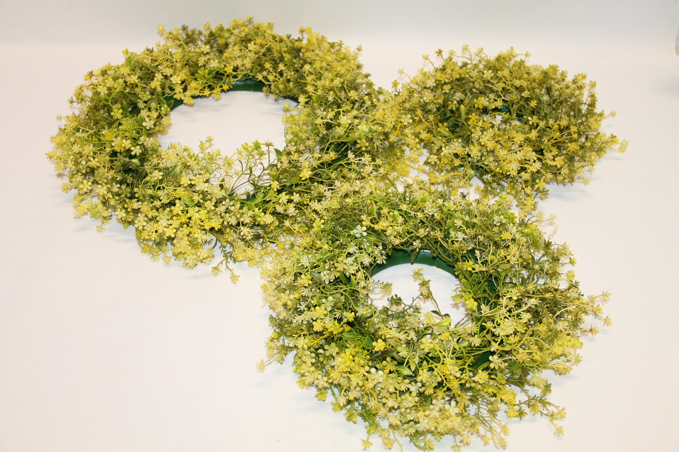 WIANEK Z DROBNYMI ŻÓŁTYMI KWIATKAMI 32 CM