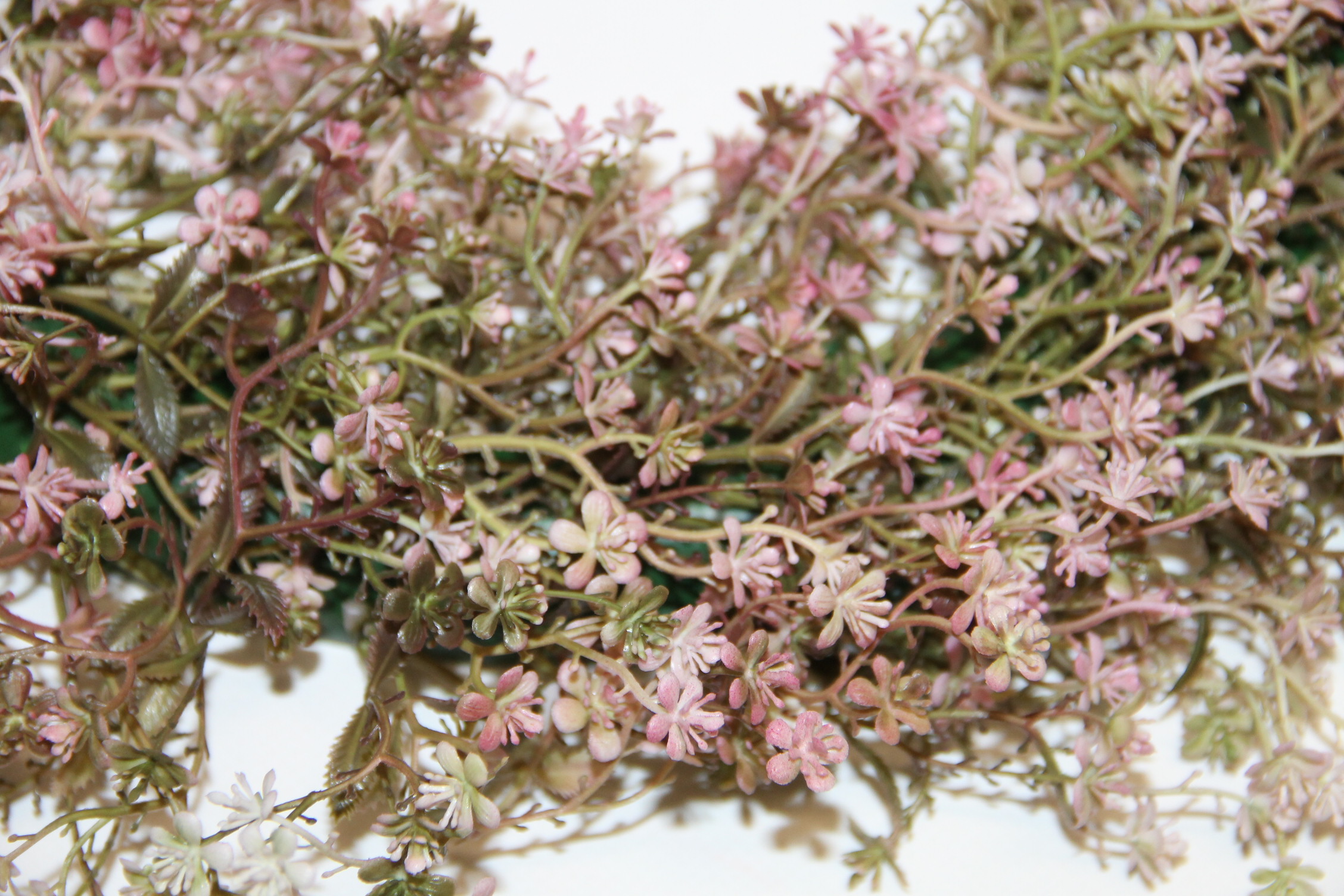 WIANEK Z DROBNYMI RÓŻOWYMI KWIATKAMI 40 CM