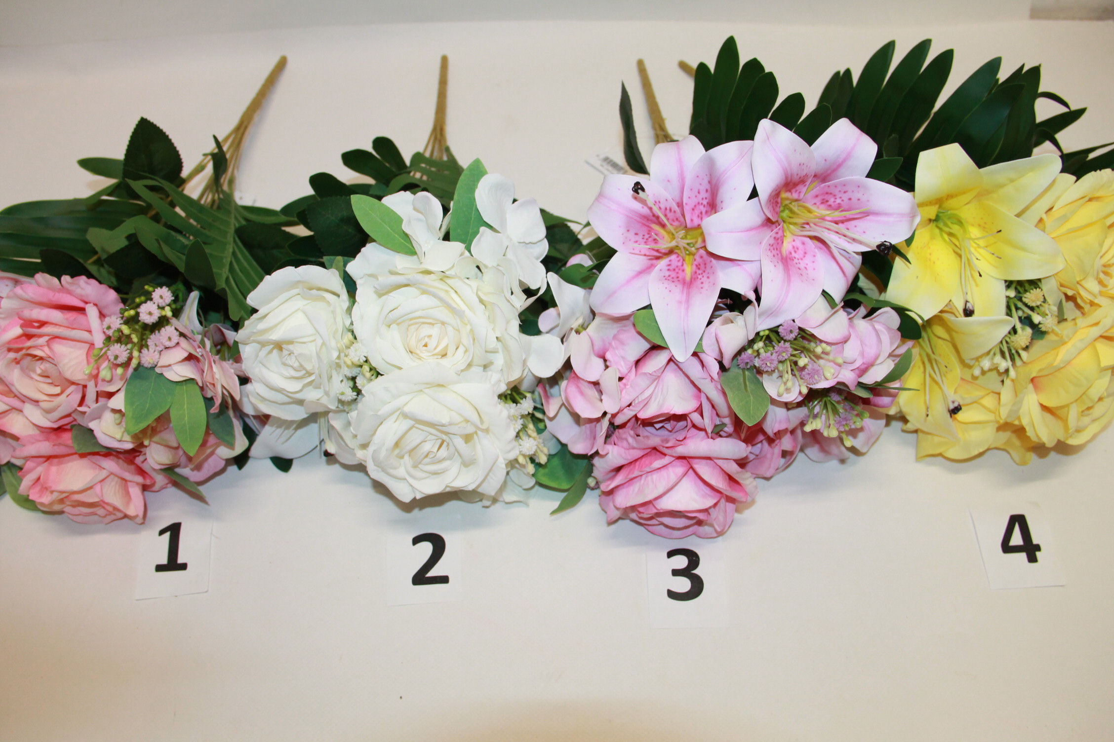 BUKIET RÓŻA LILIA GIPSÓWKA