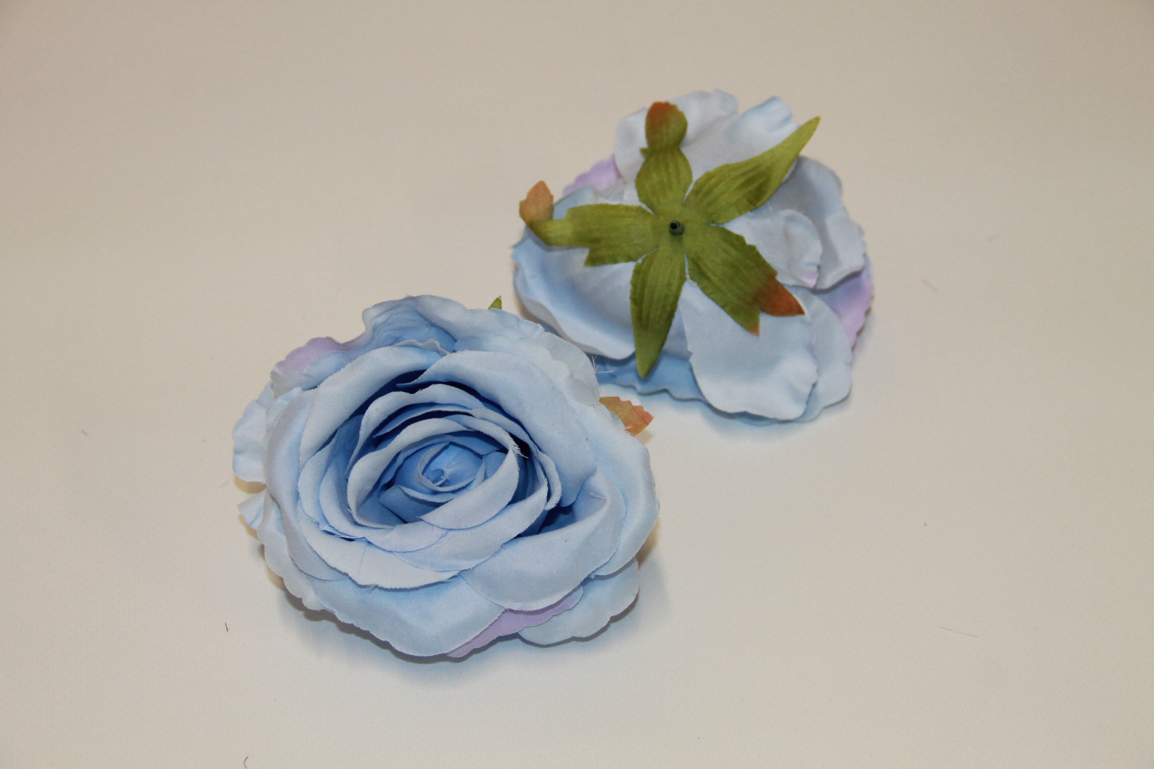 RÓŻA WYROBOWA DUŻA • ': LT.BLUE