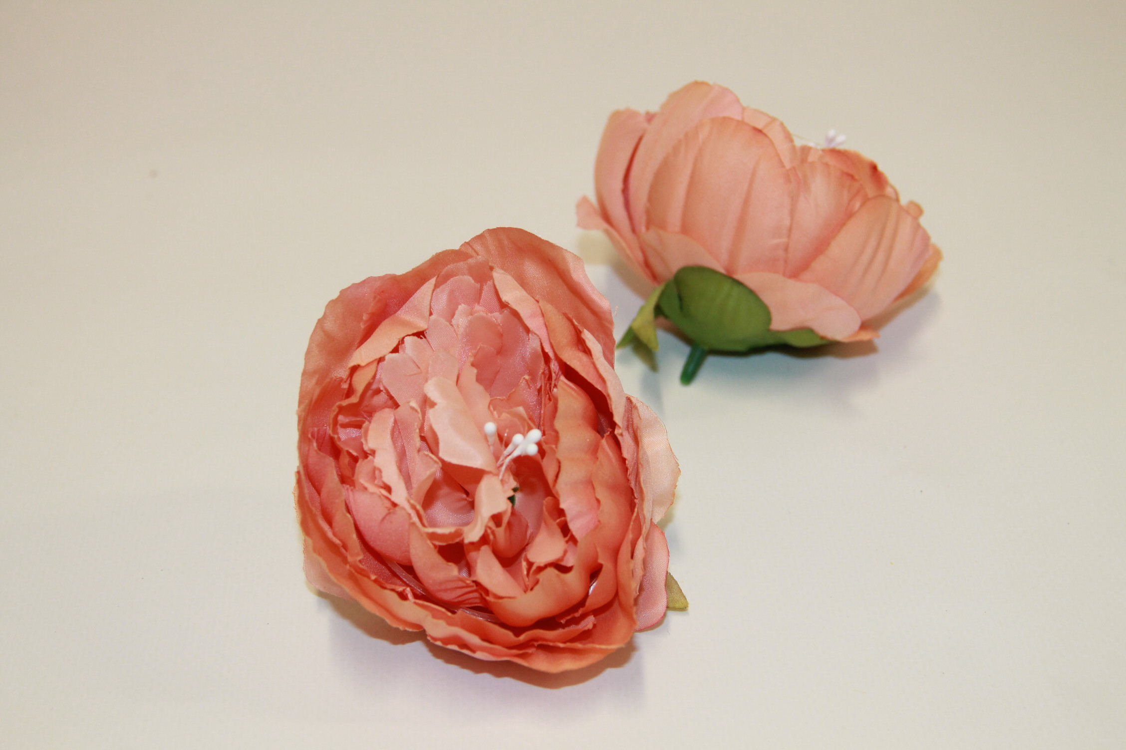 PIWONIA WYROBOWA • ': SALMON,