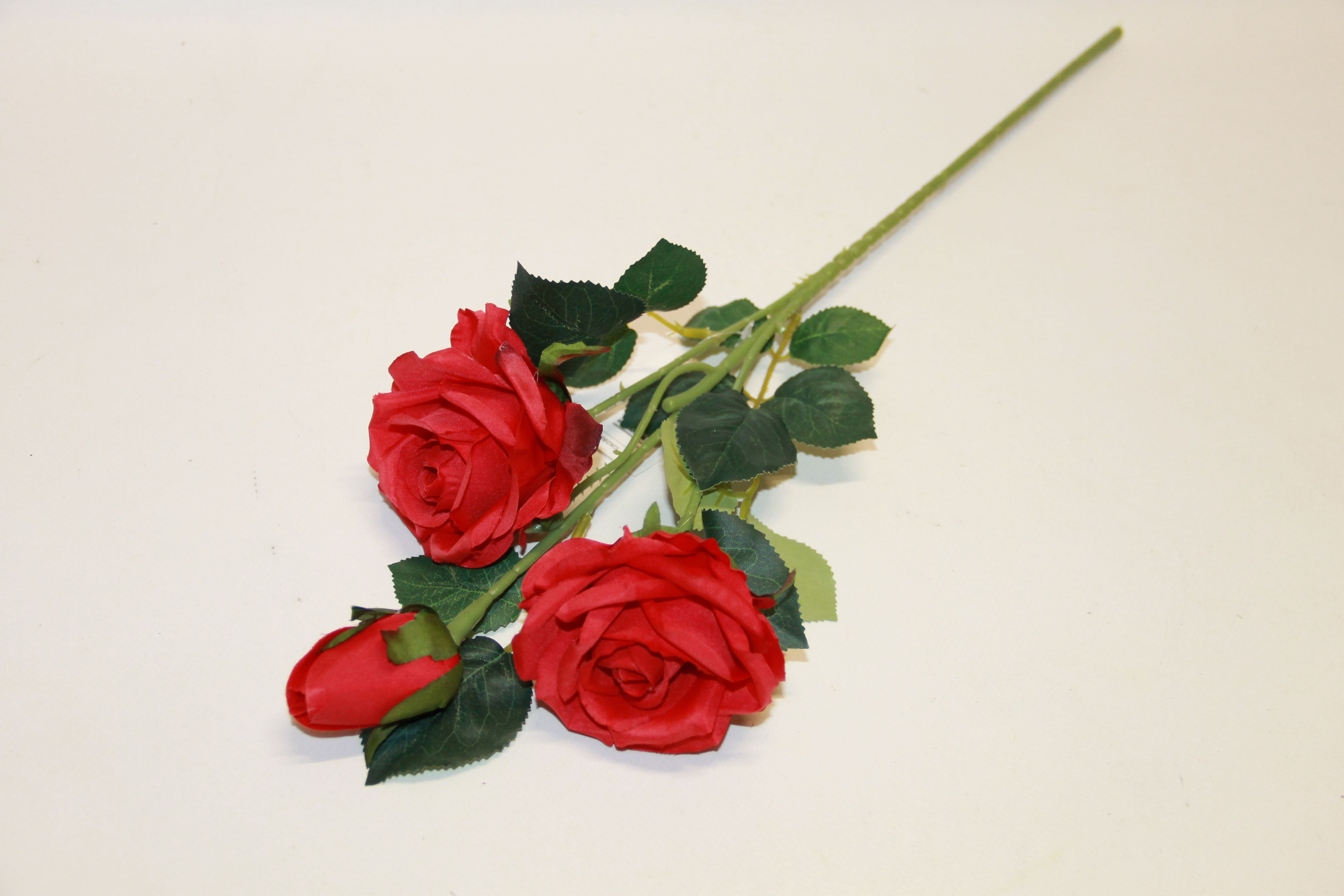 RÓŻA GAŁĄZKA 58CM czerwona