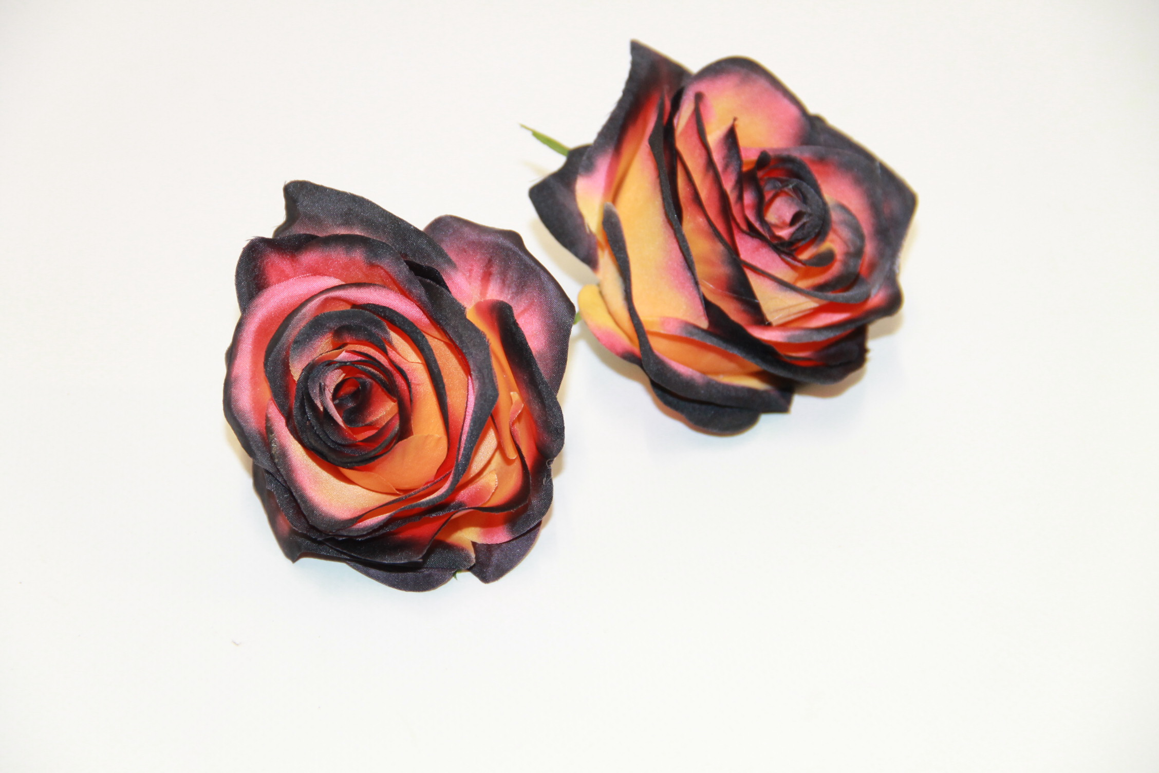 RÓŻA WYR. 385 • ,;: #3557 TEA EDGE BLACK