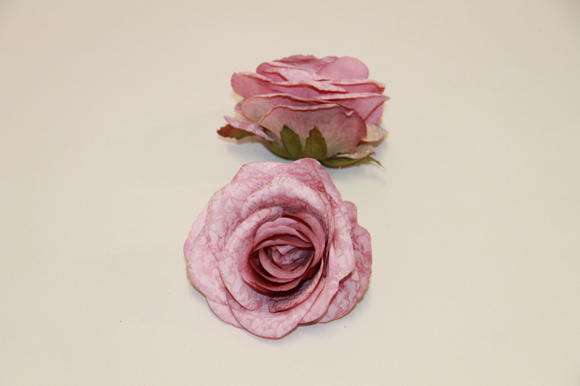 RÓŻA WYROBOWA ROZWINIĘTA PODSUSZANA • ': DIRTY PINK.