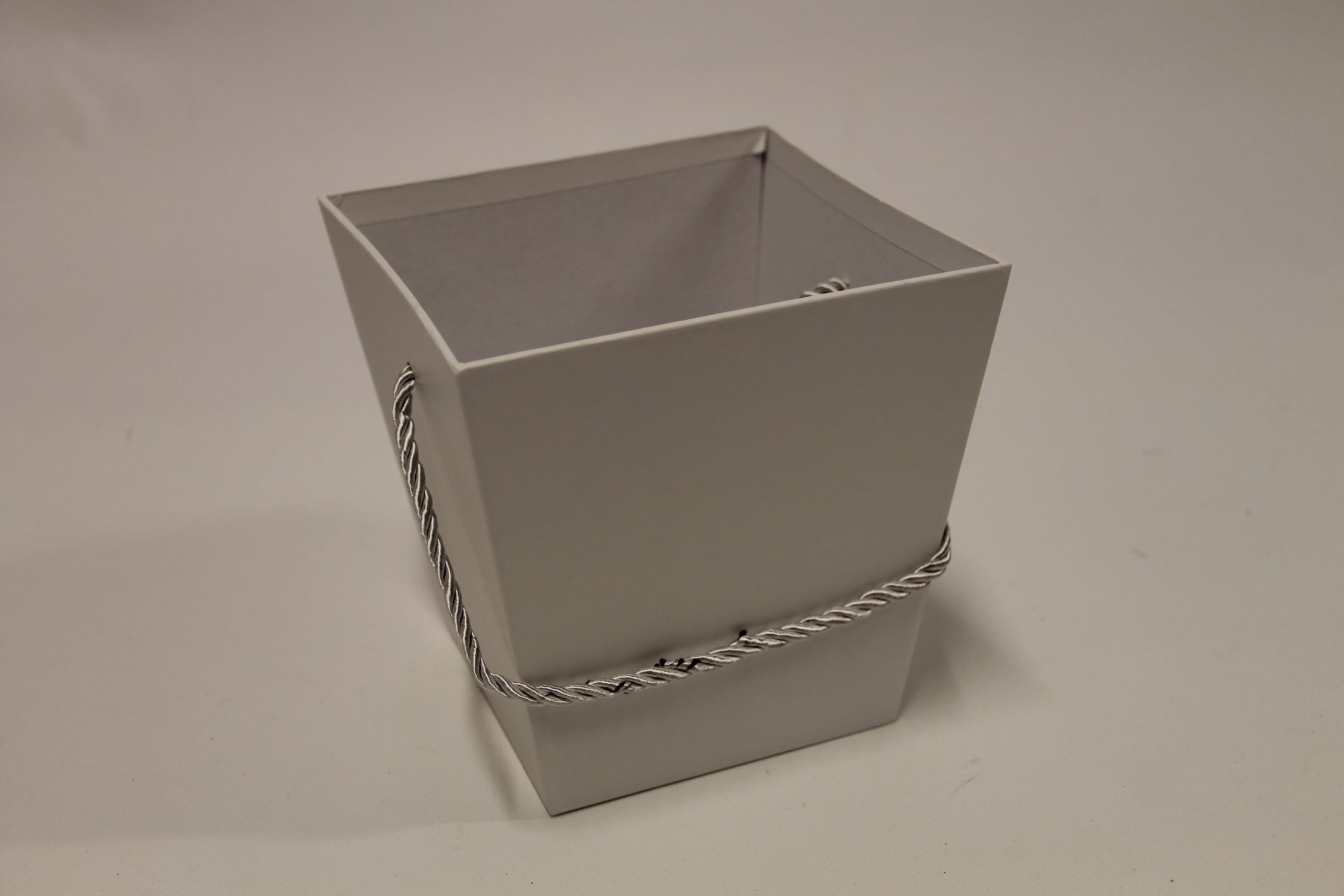 BOX TRAPEZ 15 WHITE