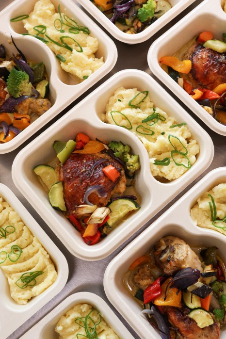 UDKA Z KURCZAKA W MIODZIE Z ZIEMNIAKAMI