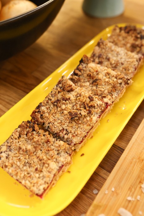 CIASTO KRUCHE KRAJANKA WEGAŃSKIE Z OWOCAMI (1 KAW)