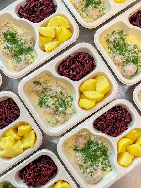 PULPECIKI Z INDYKA W SOSIE KOPERKOWYM Z ZIEMNIAKAMI