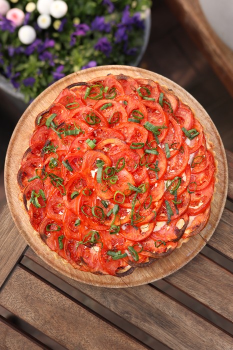 TARTA CAŁA Z POMIDORAMI