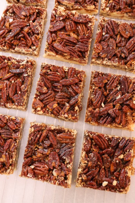 CIASTO PELIKANY Z ORZECHAMI OFI 