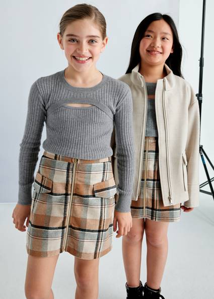 Sweter ze ściągaczem cut out 7308-23  140