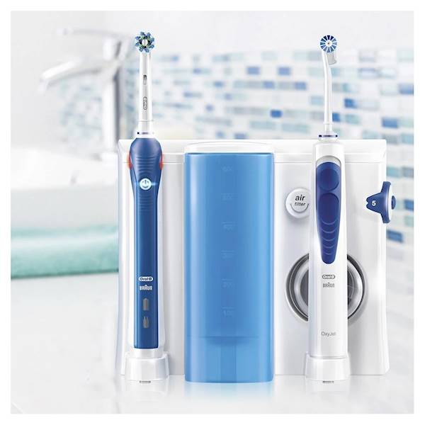 Oral-B - Zestaw szczoteczka+irygatorOxyjet+Pro2000