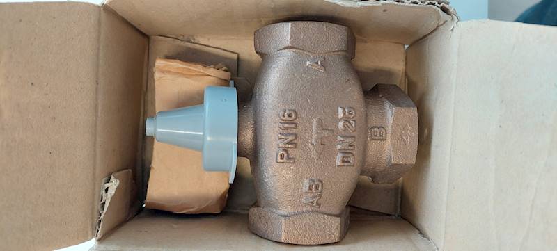 Zawór 3-drogowy 1" Danfoss PN16 VMV 6,3m3/h Rp1 RAV 065F0025