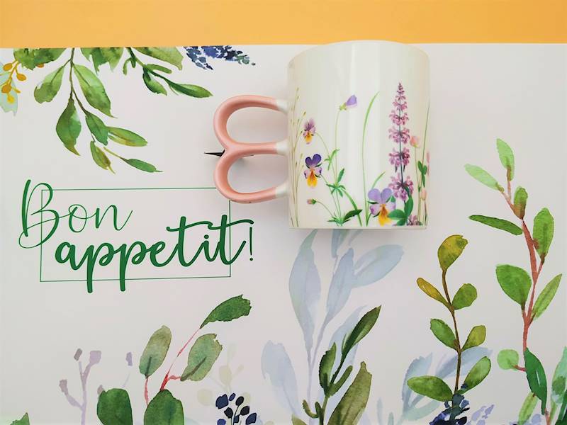 Kubek prosty z uszami zająca 350ml ALTOM dekor. HELLO SPRING