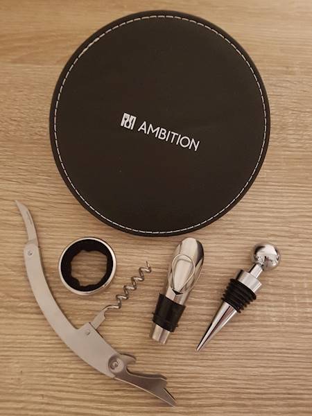 Zestaw akcesoriów do wina BOLERO w skórzanym etui 4cz. AMBITION 42066