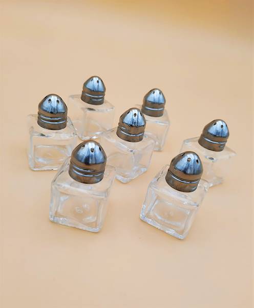 Solniczka szklana kwadratowa klasyczna 15 ml. Przyprawnik TADAR