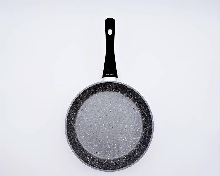 Patelnia Magnat Stone z powłoką Qualum Basic 24 cm AMBITION