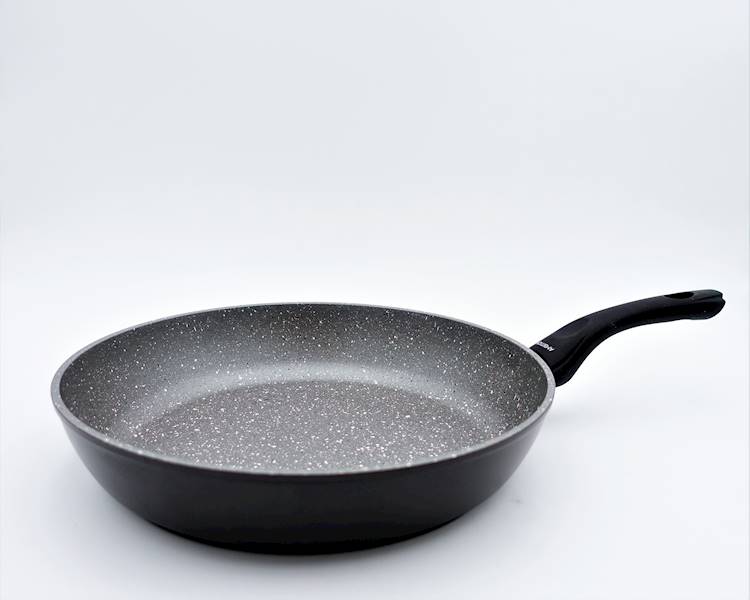Patelnia Magnat Stone z powłoką Qualum Basic 30 cm AMBITION