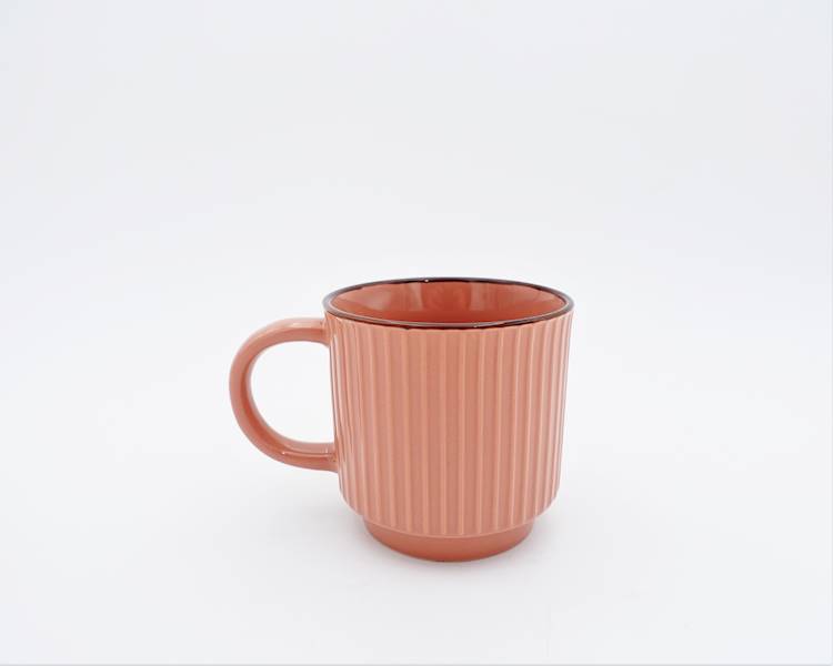 Kubek ceramiczny Florina Janes 350 ml różowy