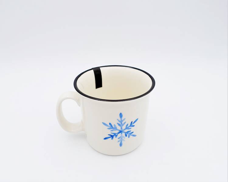 Kubek porcelanowy z czarnym rantem Forest 510 ml Bałwanek AMBITION