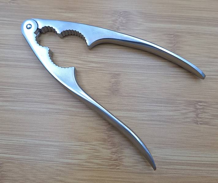 Dziadek do orzechów Ambition Silky 17 cm – metalowy, ergonomiczny, srebrny