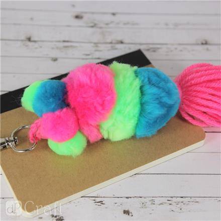 Pompony akrylowe mix neon 156szt