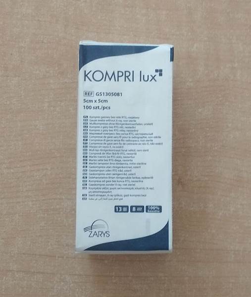 Kompresy gazowe  5x5 100 szt. niesterylne